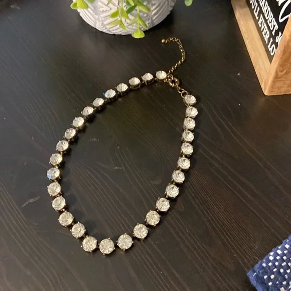 White crystal/faux diamond necklace - Picture 1 of 8